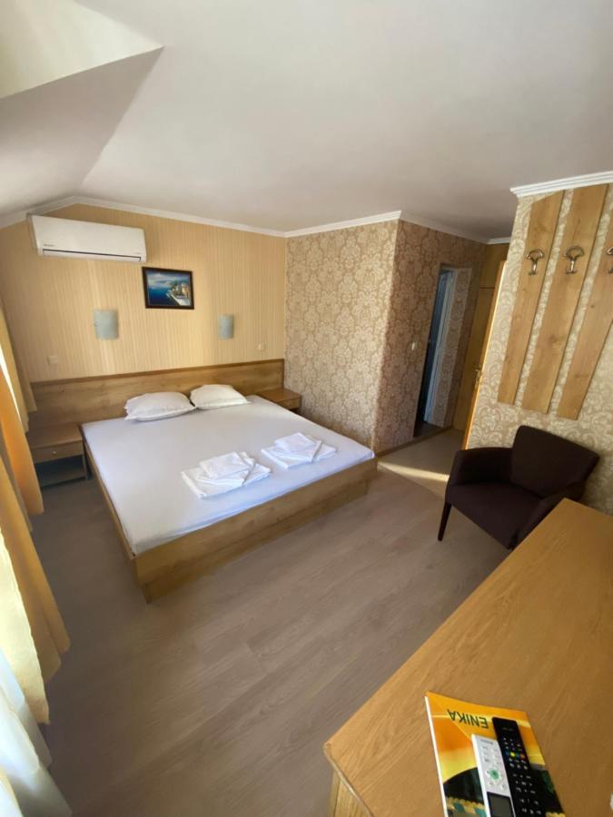 Еника Hotel Varna Exterior foto